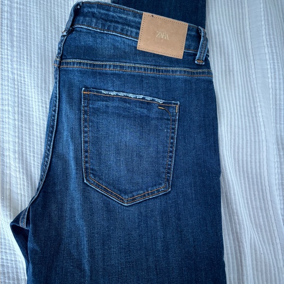 Zara jeans. Women. Size 8. Never worn. Smoke and pet free home. - Picture 4 of 4
